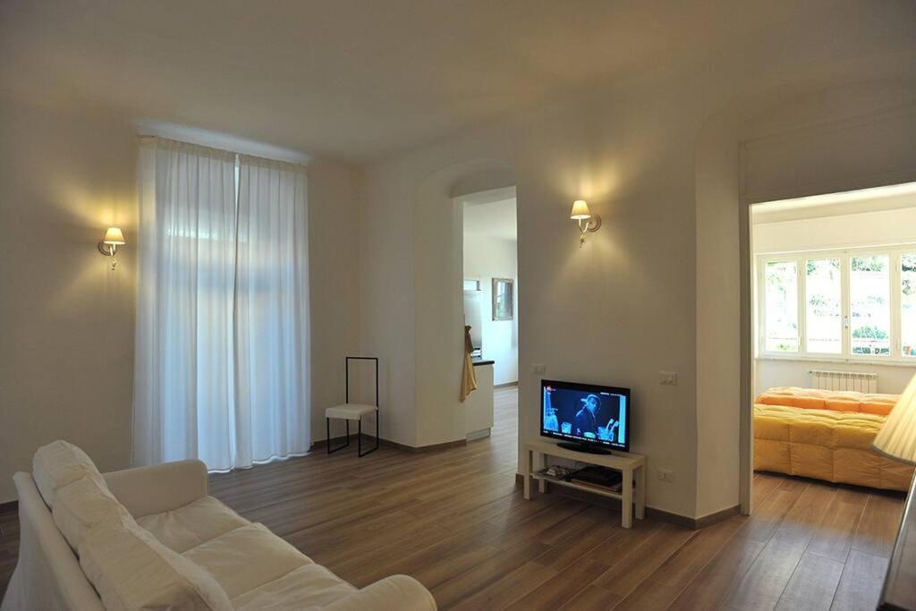 Apartamento La Casa Di Enri E Nina Lerici Exterior foto