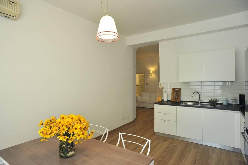 Apartamento La Casa Di Enri E Nina Lerici Exterior foto
