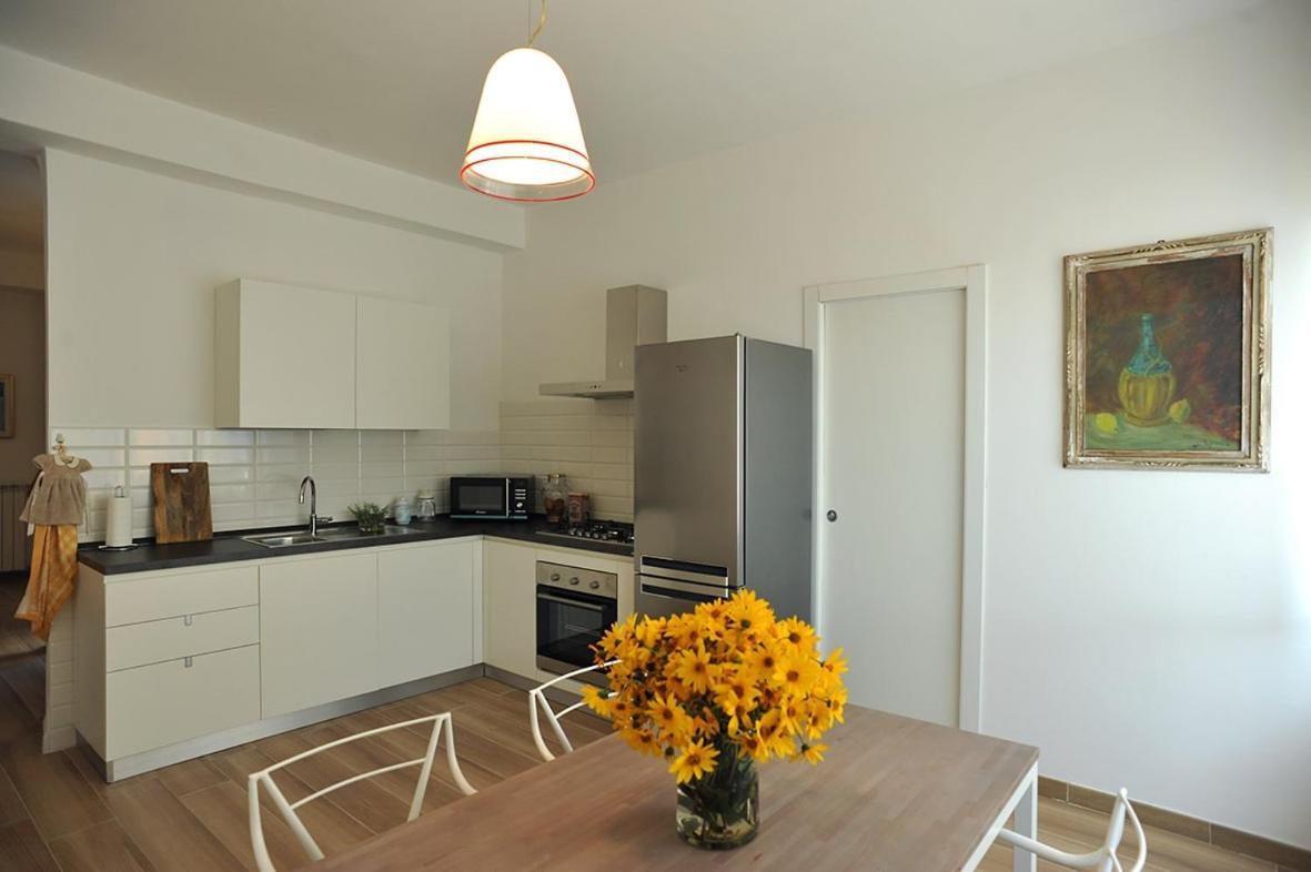 Apartamento La Casa Di Enri E Nina Lerici Exterior foto
